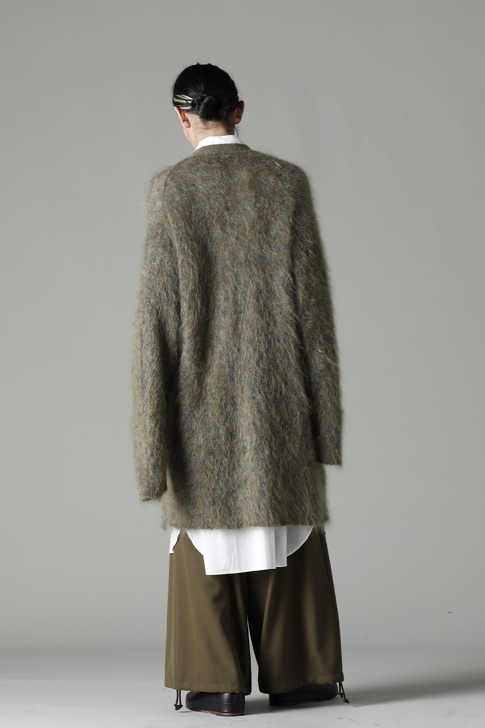 Yohji Yamamoto 22-23AW collection Style #2. 2-002