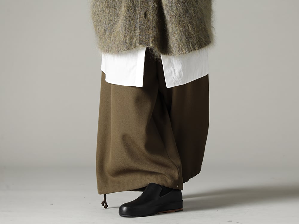 Yohji Yamamoto 22-23AW collection Style #2. 2-003