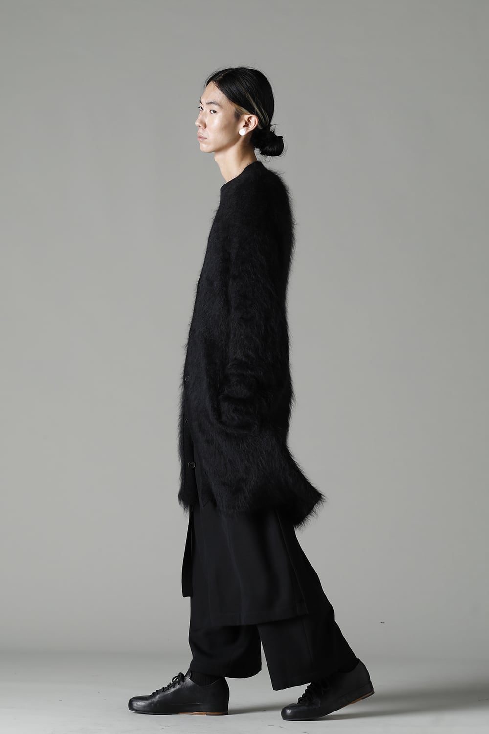 Yohji Yamamoto 22-23AW collection Style #3. 3-002
