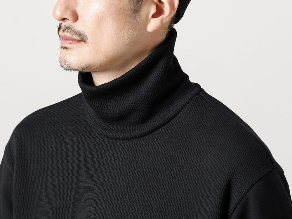 RIPVANWINKLE 2022-23AW Shift jersey using Bomber Heat, a popular autumn/winter material.  - RB-429-Vintage-Khaki Parachute Pants Vintage Khaki - RB-440-Matt-Black Heat Effect Leggings Matt Black - RW-416 Khaki Moc Trainer Khaki 3-002