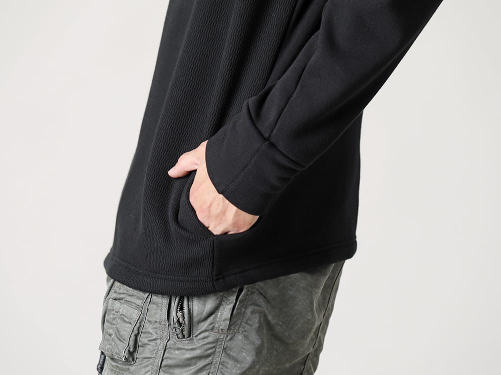 RIPVANWINKLE 2022-23AW Shift jersey using Bomber Heat, a popular autumn/winter material.  - RB-429-Vintage-Khaki Parachute Pants Vintage Khaki - RB-440-Matt-Black Heat Effect Leggings Matt Black - RW-416 Khaki Moc Trainer Khaki 3-003