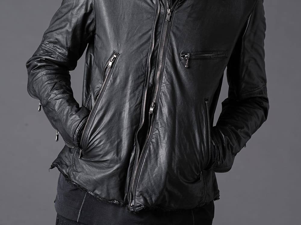 The Viridi-anne - ザ ヴィリジアン 2022-23AW シルエット変更も可能なジップデザイン - VI-3504-06-Black ゴートレザー ジャケット ブラック - VI-3542-01-Black NY/PUベア天竺 タートルT ブラック 3-002