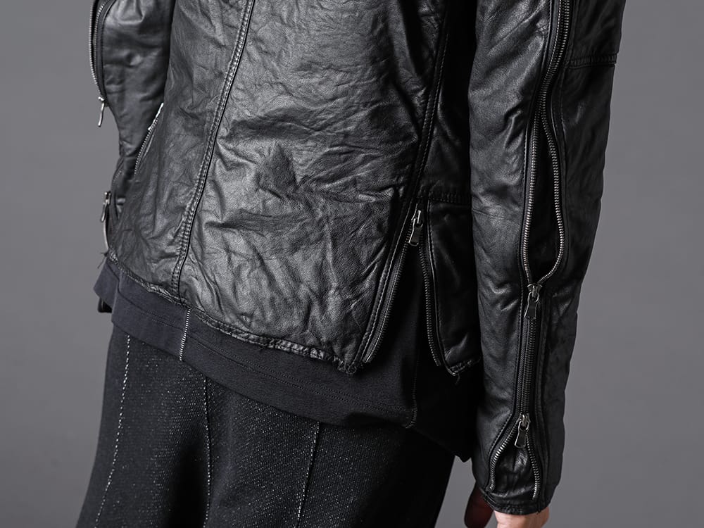 The Viridi-anne - ザ ヴィリジアン 2022-23AW シルエット変更も可能なジップデザイン - VI-3504-06-Black ゴートレザー ジャケット ブラック - VI-3542-01-Black NY/PUベア天竺 タートルT ブラック - VI-3535-04 綿ウール裏毛　ドロップクロッチパンツ 3-003