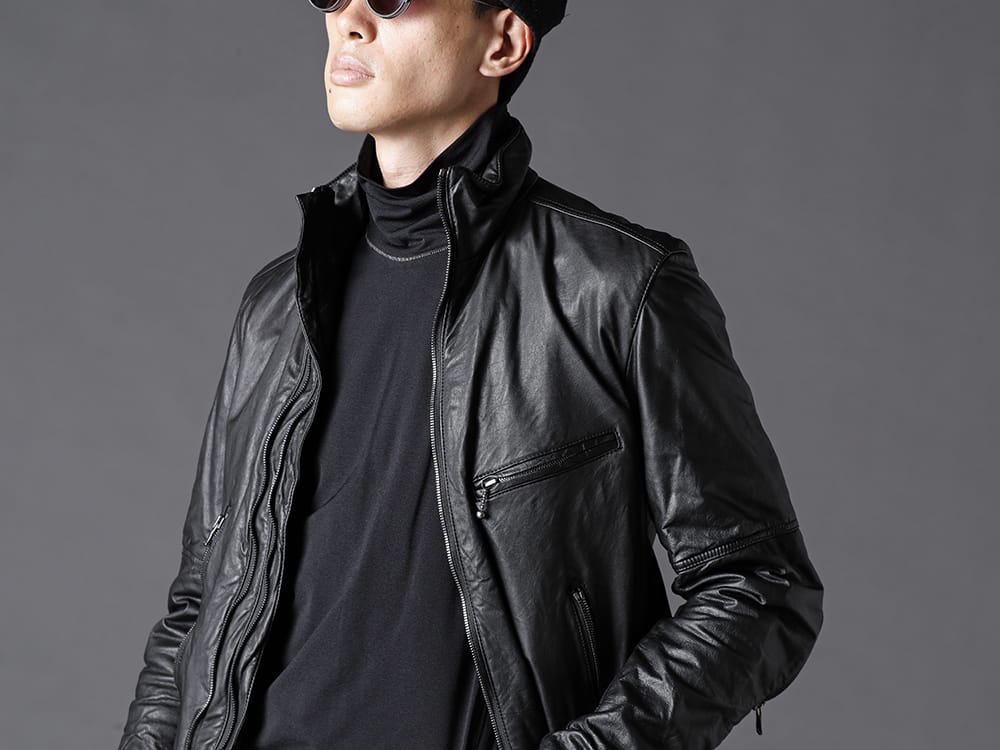 The Viridi-anne - ザ ヴィリジアン 2022-23AW シルエット変更も可能なジップデザイン - VI-3504-06-Black ゴートレザー ジャケット ブラック - VI-3542-01-Black NY/PUベア天竺 タートルT ブラック 3-006