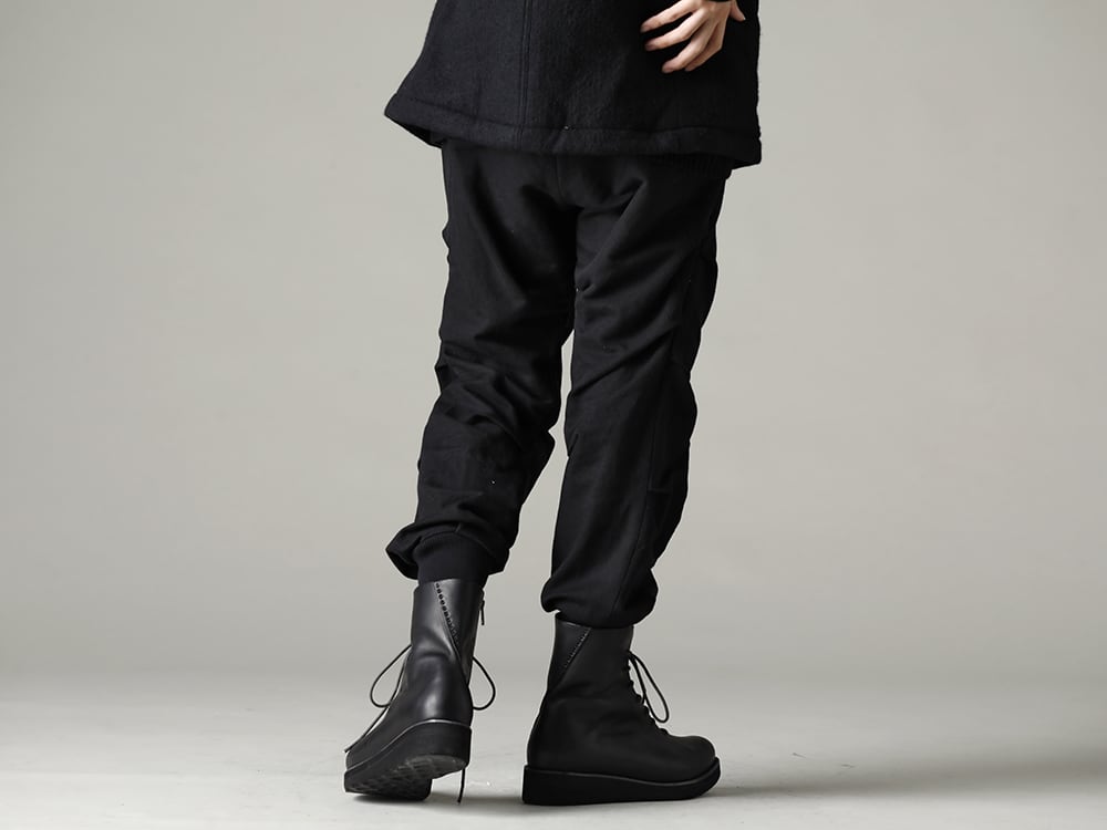 DEVOA(デヴォア) 22-23AW(秋冬) ボリュームがあるアウターとのバランス感も秀逸 - PTN-LSK-Black ジョガー パンツ コットン / リネン ブラック FW-LMM レザー ブーツ  3-003
