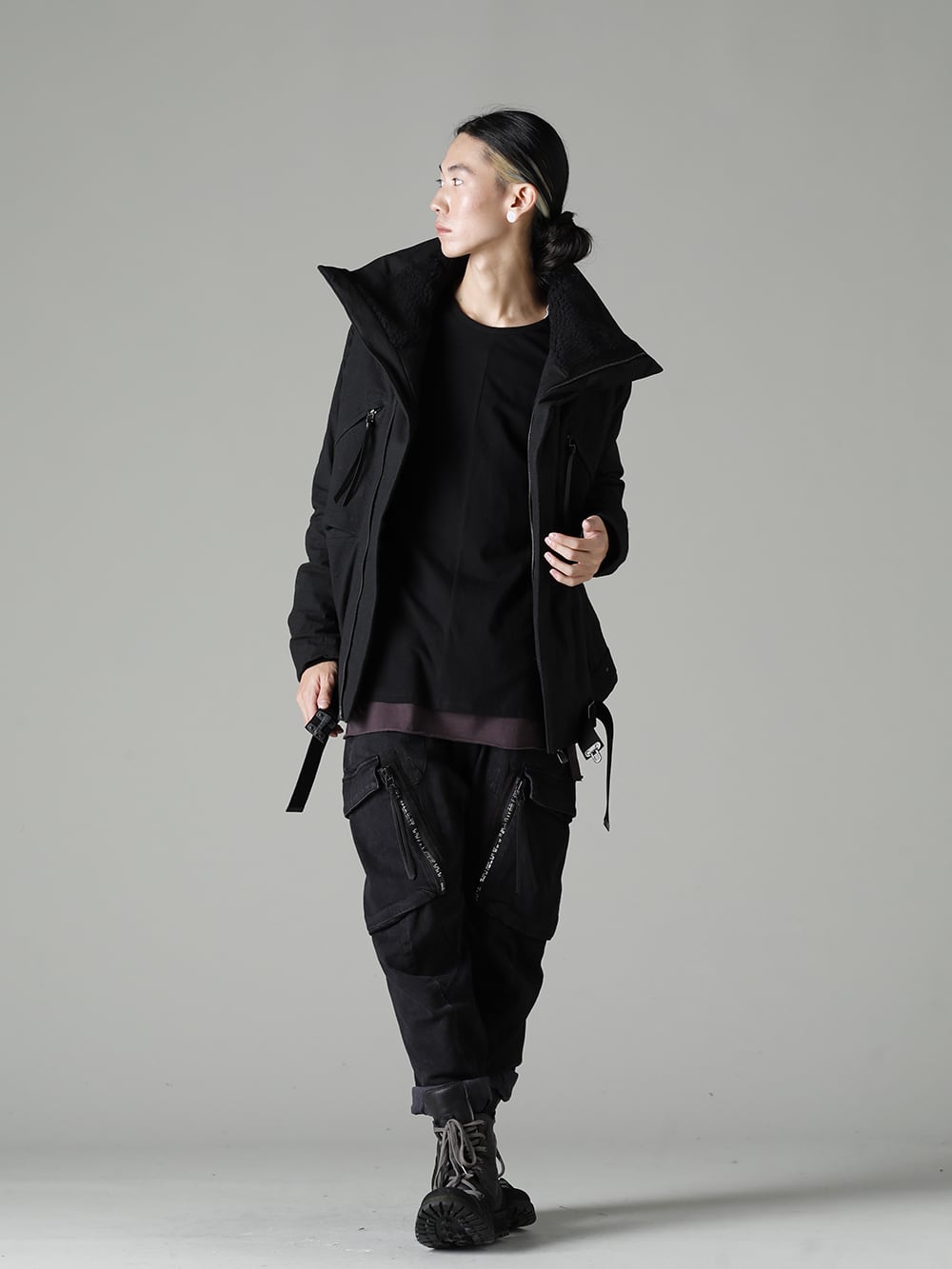 D.HYGEN(ディーハイゲン) 22-23AW(秋冬) ST104-0122A-Black ディンプルワッシャーコットン ストレッチ リップストップ ダウンジャケット ブラック ST101-1022A-Black 30/-ソフトコットンジャージーレイヤードロングスリーブTシャツ ブラック ST107-0422Aストレッチコットンデニムテーパードカーゴクロップドデニムパンツ  ST109-0122A-Black ホースレザーレースアップスニーカーブーツ ブラック