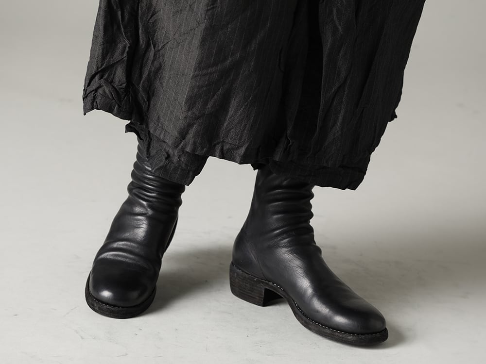 GARMENT REPRODUCTION OF WORKERS(ガーメント リプロダクション オブ ワーカース) 22-23AW(秋冬) コーディネートを構築する楽しみを味わう - New-Wrap-Pants-Gray-Stripe ニュー ラップ パンツ グレー ストライプ - 788Z_H バックジップブーツ ダブルソール - ホース フルグレイン レザー 3-005