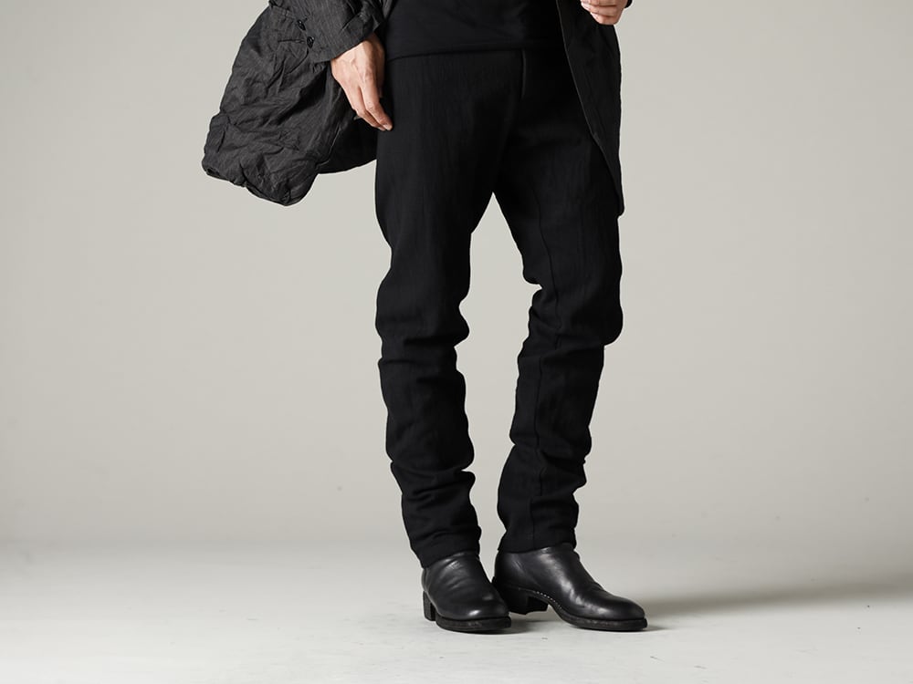 Forme D`expression(フォルムデエクスプレッション) 22-23AW(秋冬)  ハンドメイドならではの独特な起伏感のある素材 - UP110-354B コントゥア パンツ 2.0 - 788Z_H バックジップブーツ ダブルソール - ホース フルグレイン レザー  1-003