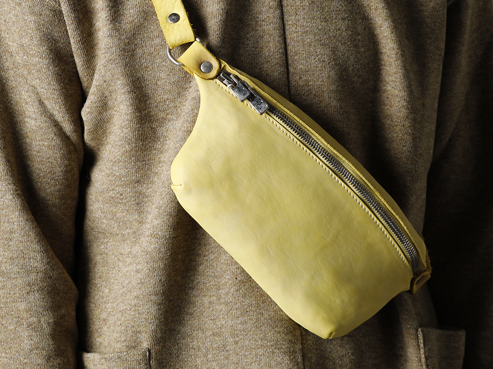 グイディ 2022-23AW - インナーにも使いやすい秋カラーのプルオーバー - BV06-CO84T(スモール クロッシー ボディ バッグ ソフト ホース フルグレイン レザー CO84T) - 2-009