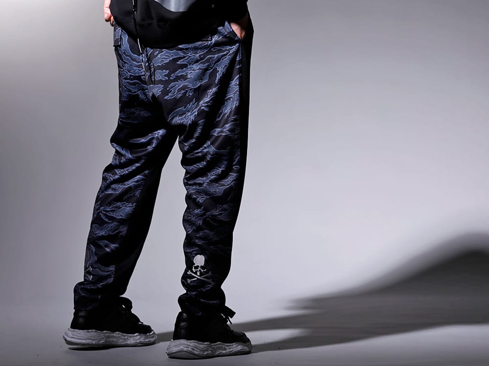 PHENOMENON 2022-23AW - PHENOMENON is releasing collaboration items with MASTERMIND WORLD! Now available in store and online! - 22AW-005-ILLCS22A-029(MASTERMIND WORLD × PHENOMENON BLK Tiger Camo Track PT) 1-014