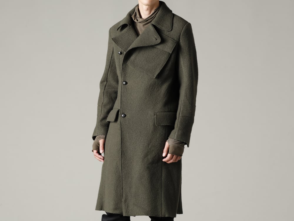 masnada(マスナダ) 22-23AW(秋冬) アシンメトリーにデザインされたダブルブレステッド調デザイン -  M2936 ギャリソン ポケット コート 