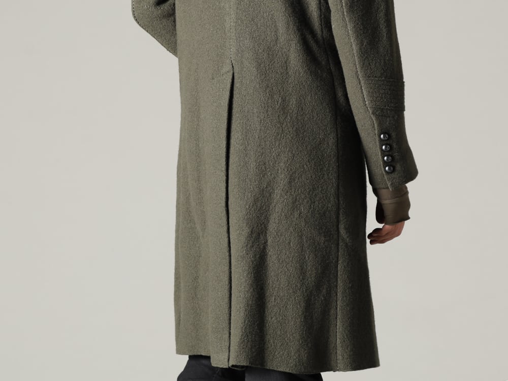 masnada(マスナダ) 22-23AW(秋冬) アシンメトリーにデザインされたダブルブレステッド調デザイン  - M2936 ギャリソン ポケット コート  2-003