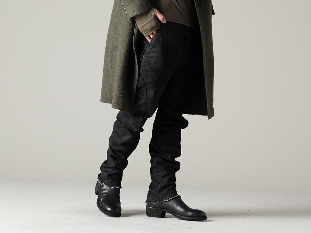 masnada(マスナダ) 22-23AW(秋冬) インパクトあるアイテムでシンプルになりがちなインナーにアクセントを - M2936 ギャリソン ポケット コート M2981 ハイネック Tシャツ M2931 バギー ジーンズ 788Z_H バックジップブーツ ダブルソール - ホース フルグレイン レザー 3-004