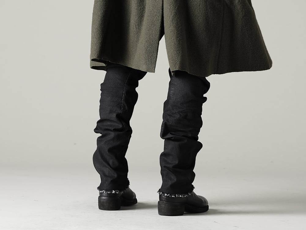 masnada(マスナダ) 22-23AW(秋冬) インパクトあるアイテムでシンプルになりがちなインナーにアクセントを - M2936 ギャリソン ポケット コート M2981 ハイネック Tシャツ M2931 バギー ジーンズ 788Z_H バックジップブーツ ダブルソール - ホース フルグレイン レザー 3-005