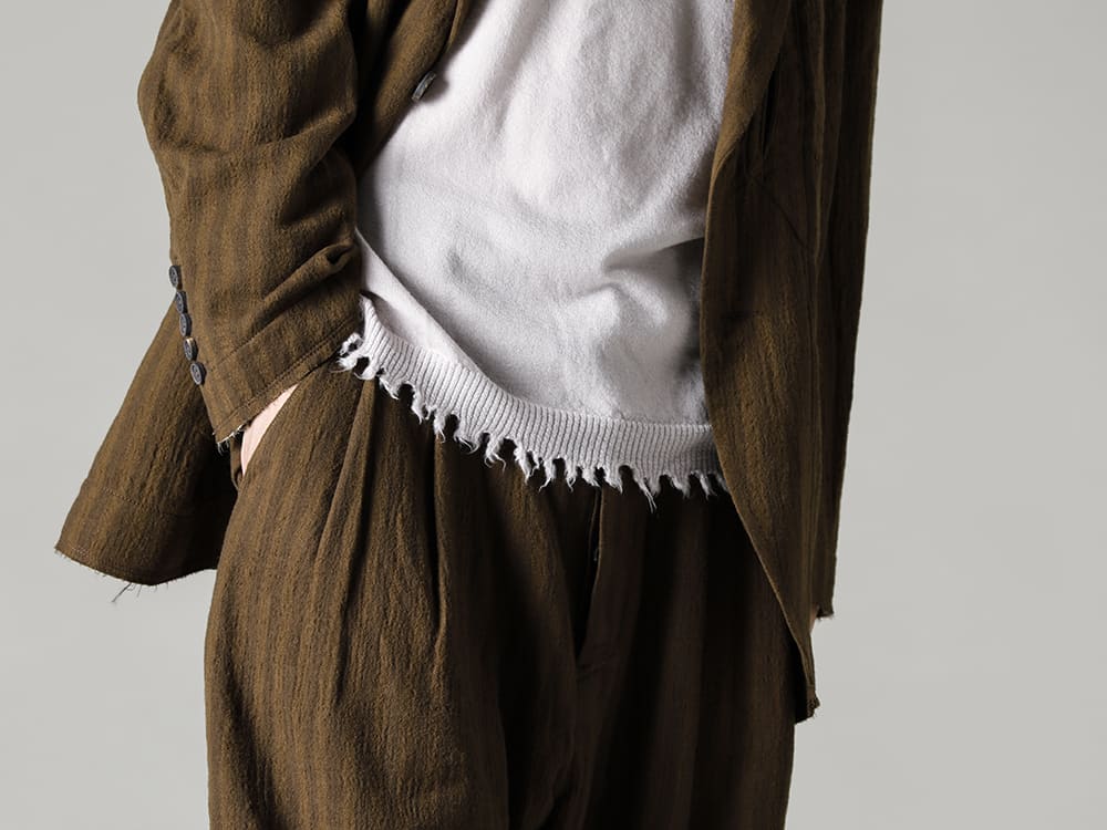 ZIGGY CHEN-ジギーチェン 22-23AW(秋冬) 細部のディテールまで拘りを感じるデザイン、着心地ともに洗練されたジャケット  - 0M2230919-ウルトラライトウェイト 2ボタンブレザー - UK7553-Off-White-ロングスリーブ ニットトップ. オフホワイト 2-002