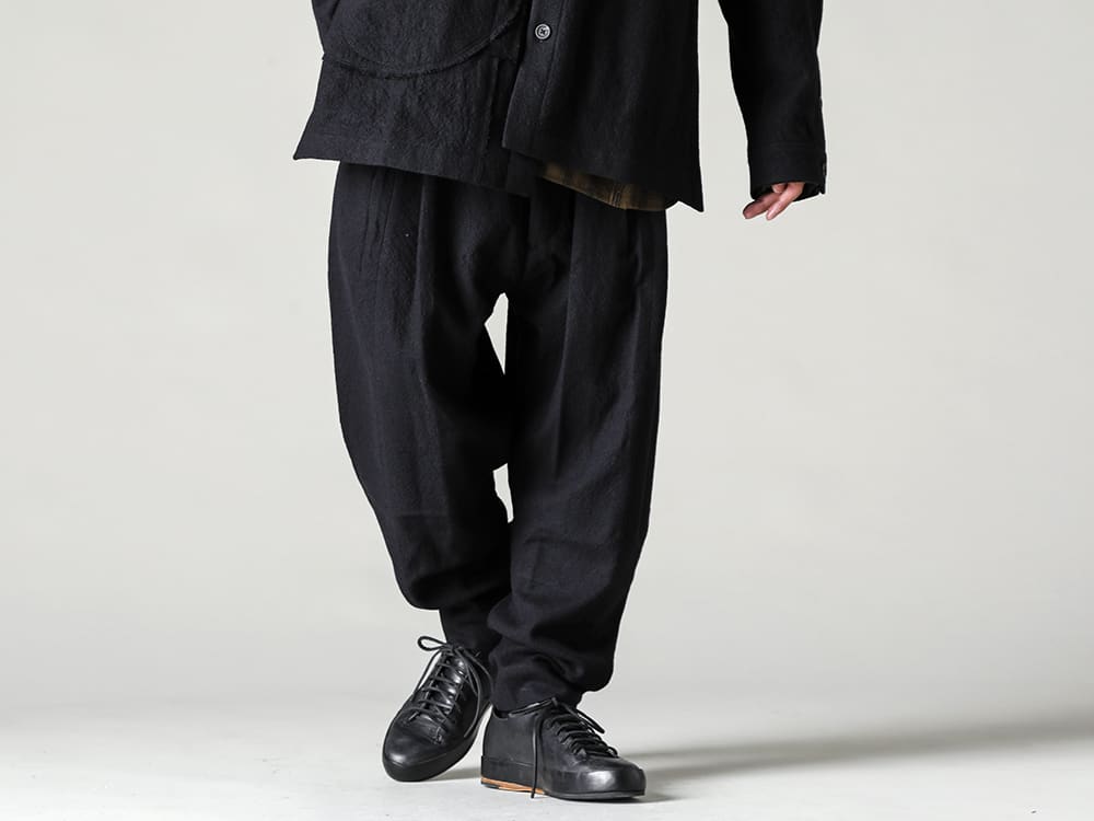 ZIGGY CHEN 22-23AW styling - ZIGGY CHEN 22-23AW wool trouser The simple 2-tuck pants that show the high quality of ZIGGY CHEN's wear. 0M2230512-Horizontal Seam Tapered Cut Trousers - Handsewn-Classic-Lo-ハンドソーン クラシック ロー 3-001