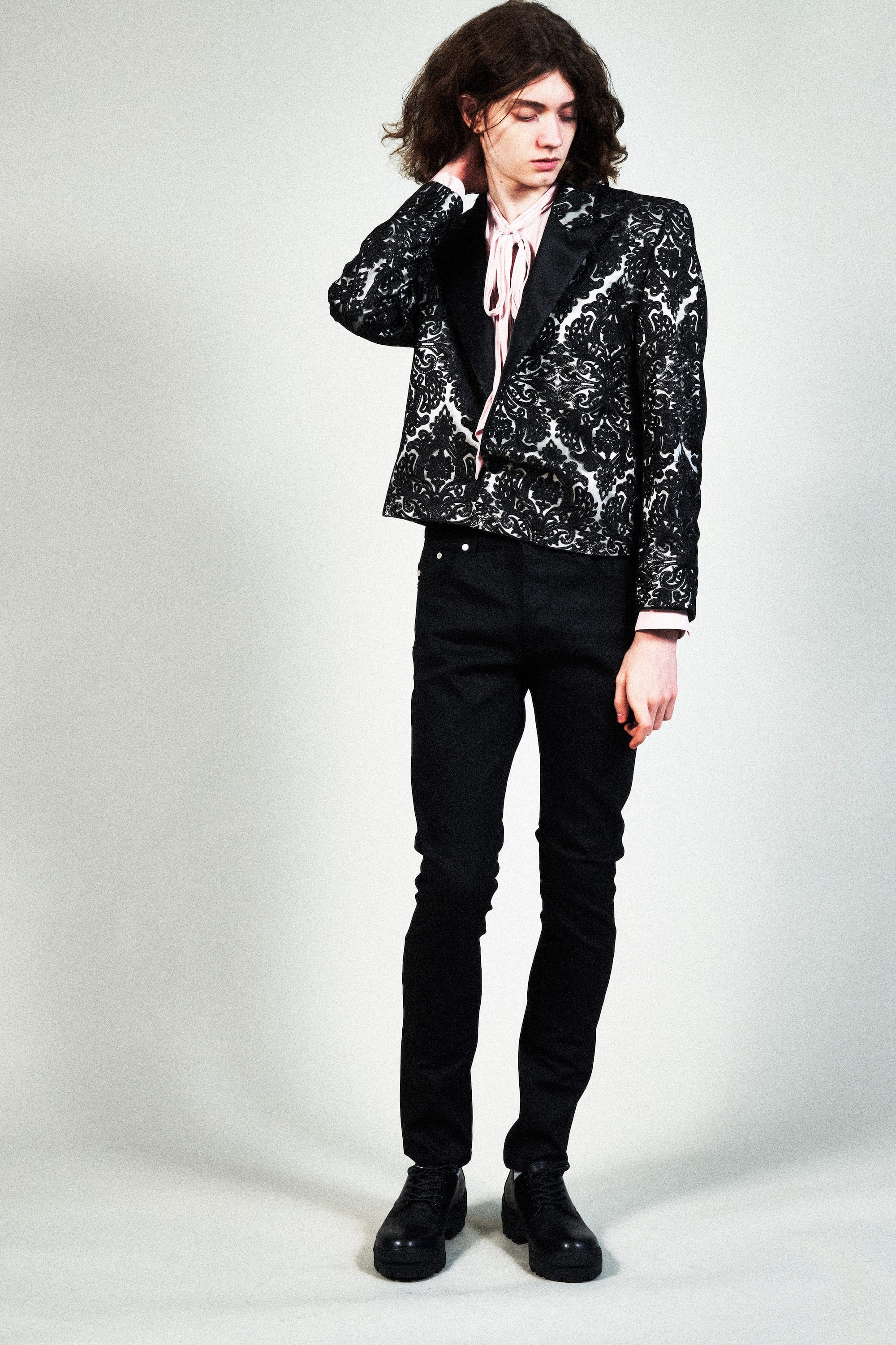 GalaabenD - ガラアーベント - 2023SS(春夏)コレクション「new-age music」 ルック - GalaabenD 23SS(春夏) Collection 店頭受注予約会開催 - 2-001