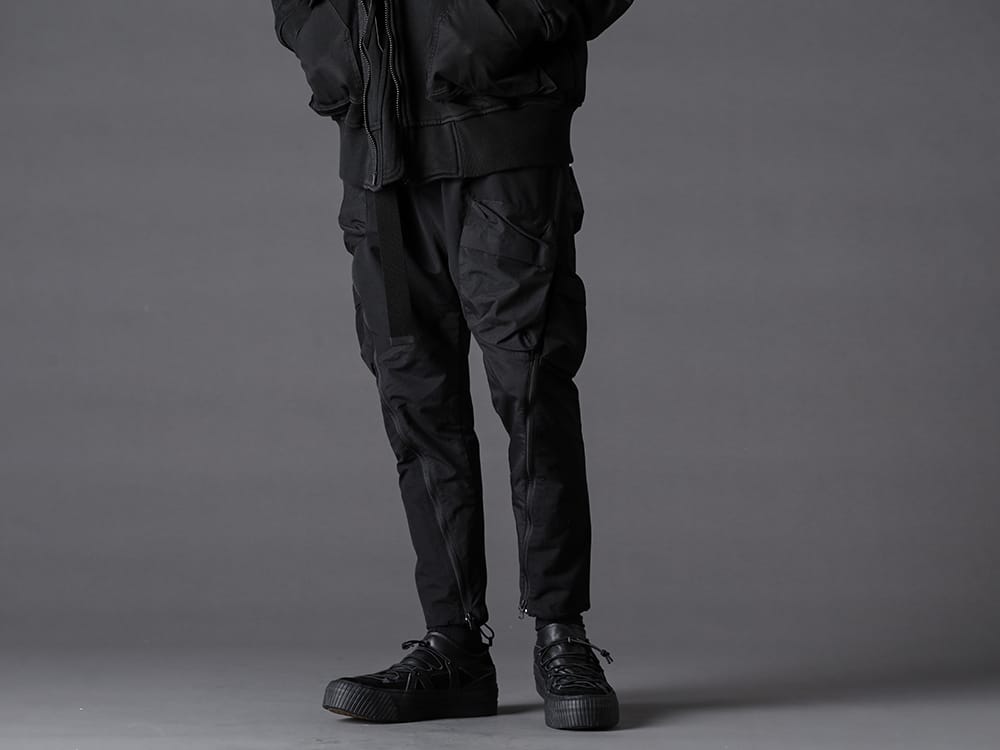 The Viridi-anne - ザ ヴィリジアン 2022-23AW デザイン性、機能性に優れた撥水のタクティカルパンツ - VI-3509-04-Black タクティカルパンツ ブラック - VI-3555-09-Black スニーカー ブラック 3-001