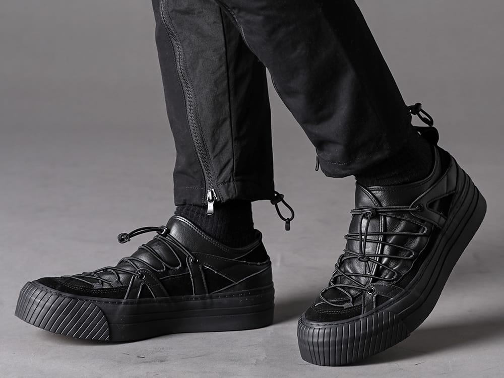 The Viridi-anne - ザ ヴィリジアン 2022-23AW デザイン性、機能性に優れた撥水のタクティカルパンツ - VI-3509-04-Black タクティカルパンツ ブラック - VI-3555-09-Black スニーカー ブラック 3-005