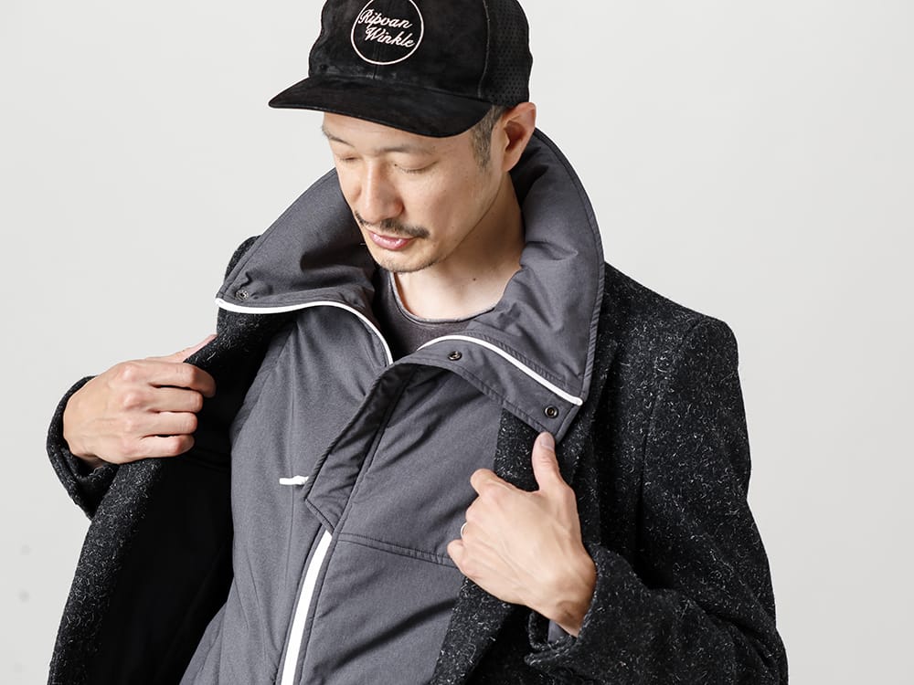 RIPVANWINKLE 2022-23AW A stand neck ski vest with eye-catching white-collar zippers  - RB-453 Chester Coat
 - RB-452 Ski Vest - RB-400 Double Dolman-T 2-004