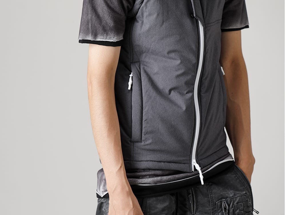 RIPVANWINKLE 2022-23AW A stand neck ski vest with eye-catching white-collar zippers  - RB-452 Ski Vest - RB-400 Double Dolman-T 2-007