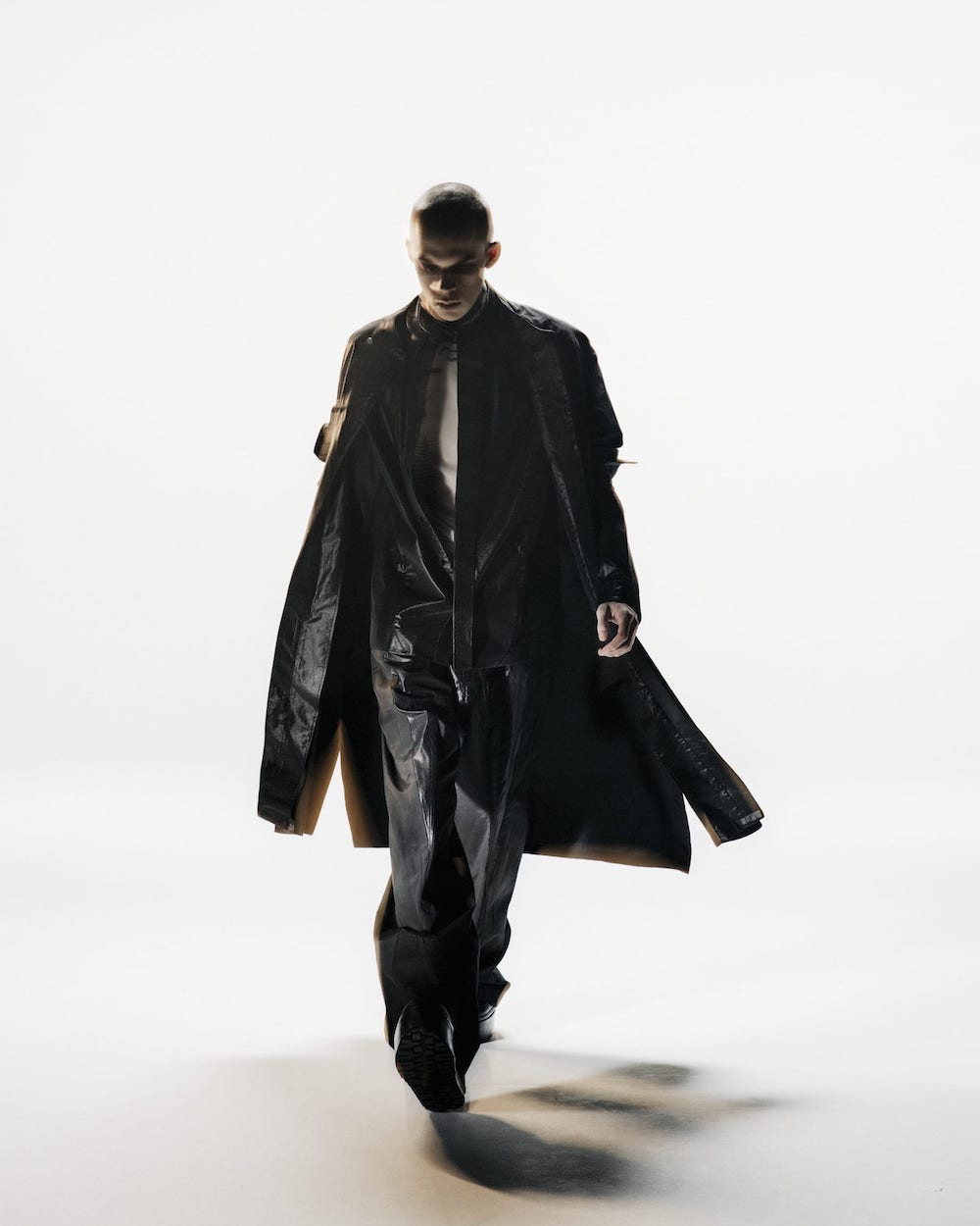 只今よりJULIUS(ユリウス) 2023SS(春夏)コレクションのオンライン先行予約受付を開始いたします! - 1-001