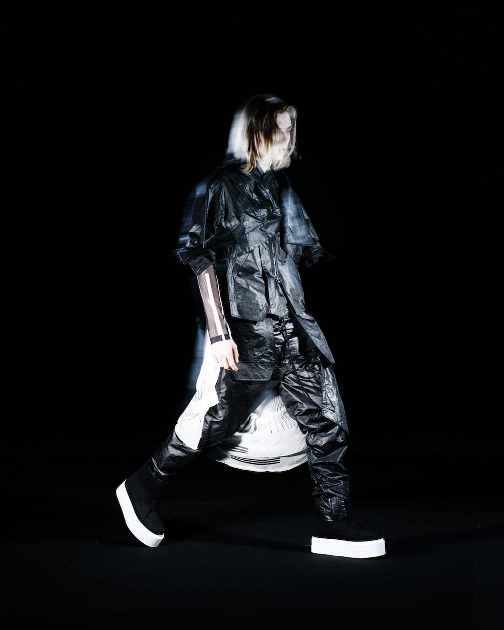 只今よりJULIUS(ユリウス) 2023SS(春夏)コレクションのオンライン先行予約受付を開始いたします! - 1-009