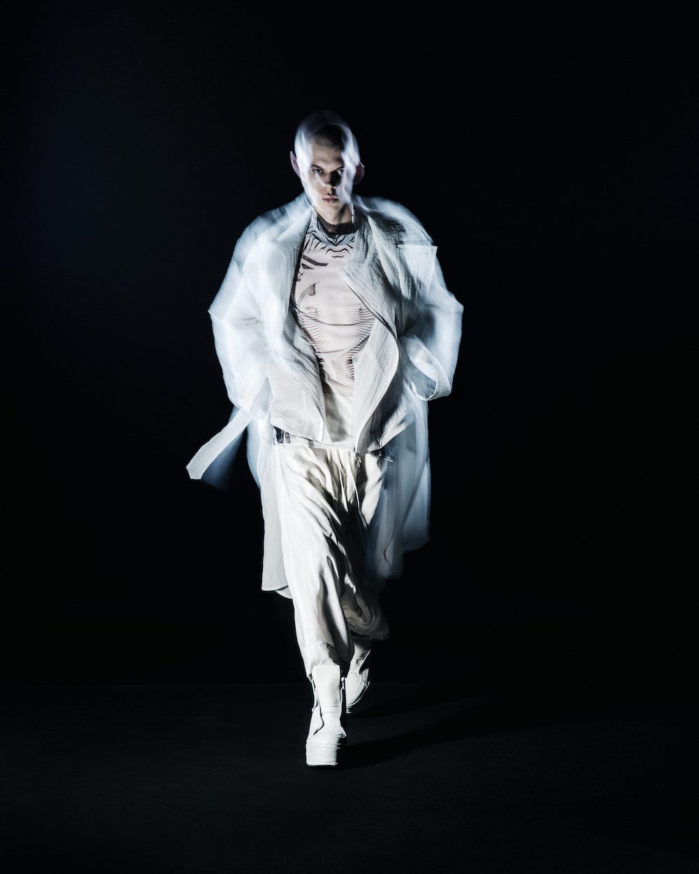 只今よりJULIUS(ユリウス) 2023SS(春夏)コレクションのオンライン先行予約受付を開始いたします! - 1-010