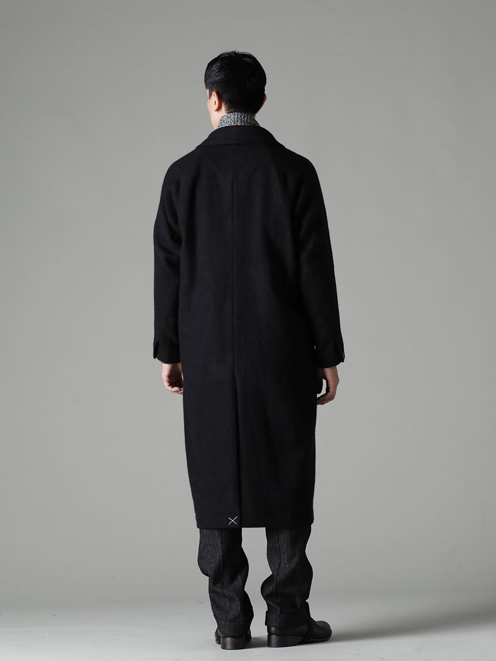 DEVOA 22-23AW styling An orthodox, beautiful, classic style - CTI-SSG Shawl collar coat brushed cashgora KTS-PCM-Melange-Black High neck knit cashmere Melange Black PTN-SHK Skater pants Shetland wool / linen FW-CTN Leather Shoes GUIDI Calf  1-002
