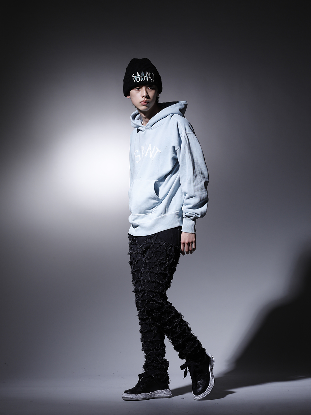 SAINT M×××××× / PHENOMENON / Maison MIHARAYASUHIRO 2022-23AW - Timely styling for a vintage look. - SM-A22-0000-022(HOLY RELICS FELT Hoodie) SM-A22-0000-044(SAINT YOUTH Knit Cap) ILLPT22A-009-black(Delta Denim pants Black) A07FW706-Black(-WAYNE low-original distressed effect sole leather Low-Top sneakers Black) - 1-003