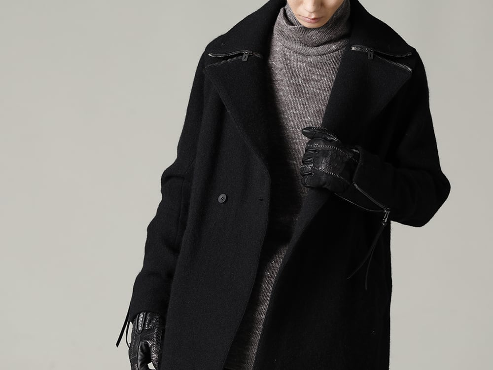 D.HYGEN 22-23AW An air of D.HYGEN by making a pinpoint assertion.  - ST106-0122A Harris Tweed Washer Double Breasted Coat ST101-0822A-Brown Shetland wool and linen knitted high neck long sleeve T-shirt Brown ST107-0322AScab Scab Jaguar Stretch Cotton Denim Tapered Cropped Pants ST108-0822A Patchwork Multi-Leather Overlock Zipper Gloves  2-004