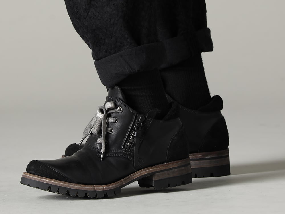 D.HYGEN 22-23AW Denim pants that create a moderately relaxed feeling in contrast to the rough look. -  ST107-0322AScab Scab Jaguar Stretch Cotton Denim Tapered Cropped Pants ST109-0122S-Black Horse Leathe Sneaker Derbyy Shoes Black  3-004