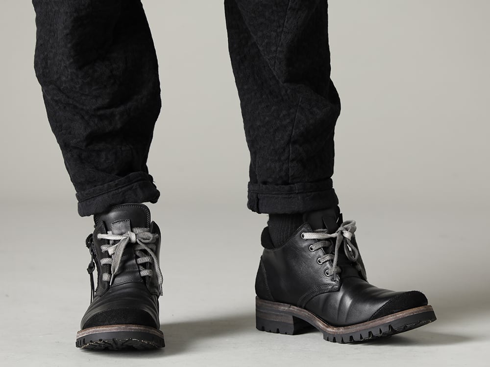 D.HYGEN 22-23AW Denim pants that create a moderately relaxed feeling in contrast to the rough look. -  ST107-0322AScab Scab Jaguar Stretch Cotton Denim Tapered Cropped Pants ST109-0122S-Black Horse Leathe Sneaker Derbyy Shoes Black  3-005