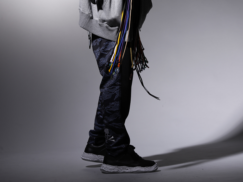 PHENOMENON / Maison MIHARAYASUHIRO 2022-23AW - Pants with an original pattern dropped in for a clean look - ILLCS22A-029(MASTERMIND WORLD × PHENOMENON BLK Tiger Camo Track PT) A07FW706-Black(-WAYNE low-original distressed effect sole leather Low-Top sneakers Black) - 3-002