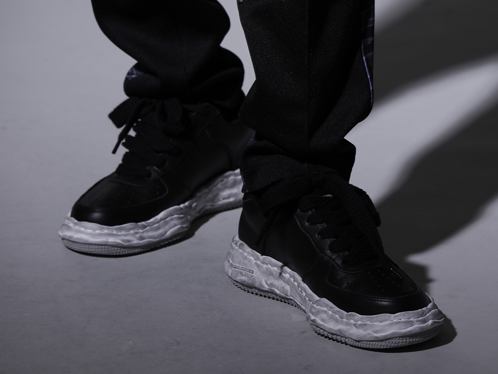 Maison MIHARAYASUHIRO 2022-23AW - Pants with an original pattern dropped in for a clean look - A07FW706-Black(-WAYNE low-original distressed effect sole leather Low-Top sneakers Black) - 3-008