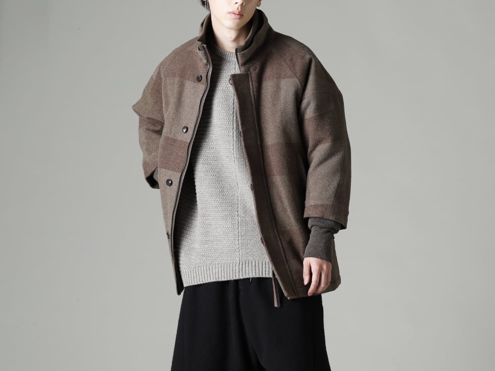 DEVOA(デヴォア) 22-23AW(秋冬) スタイリング - JKI-SNM L7 コート ウールニードルパンチ KTS-MLP-Melange-Gray プルオーバー ニット メリノ ウール メランジ グレー PTN-USL レイヤード パンツ ハイブリット ウール / シルク ツイード FW-LMM レザー ブーツ 3-002