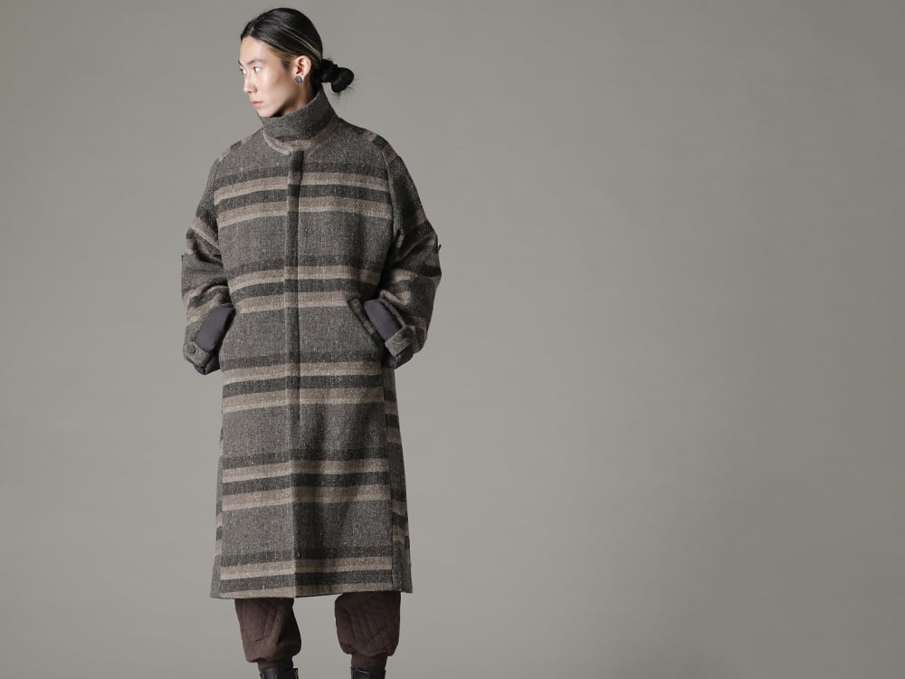 DEVOA(デヴォア) 22-23AW(秋冬) DEVOAでは新鮮なざっくりとした雰囲気を楽しんでいただきたい一着 -  CTI-BYH ハイネック コート ストライプ ウール