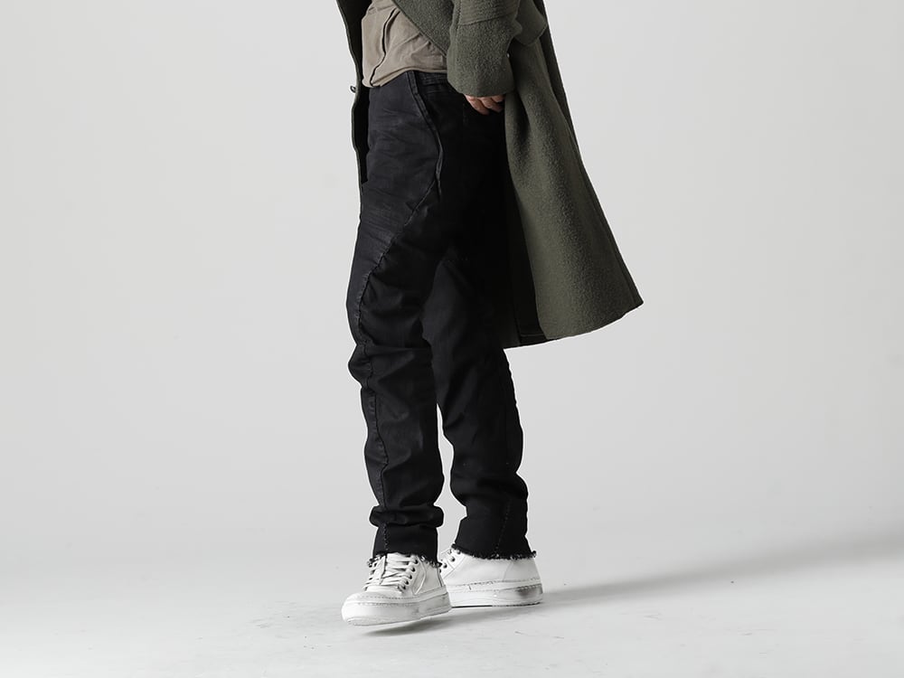 masnada(マスナダ) 22-23AW(秋冬) 特異なデザインが目を惹くバギージーンズ  - M2931 バギー ジーンズ - PL0FZ オーソピーディック デコルテ シューズ ダブルソール ホース フルグレイン - PL0FZ 2-002