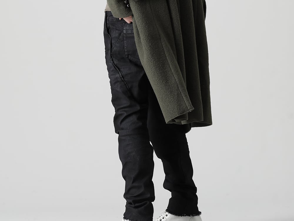 masnada(マスナダ) 22-23AW(秋冬) 特異なデザインが目を惹くバギージーンズ  - M2936 ギャリソン ポケット コート - M2931 バギー ジーンズ - PL0FZ オーソピーディック デコルテ シューズ ダブルソール ホース フルグレイン - PL0FZ 2-003