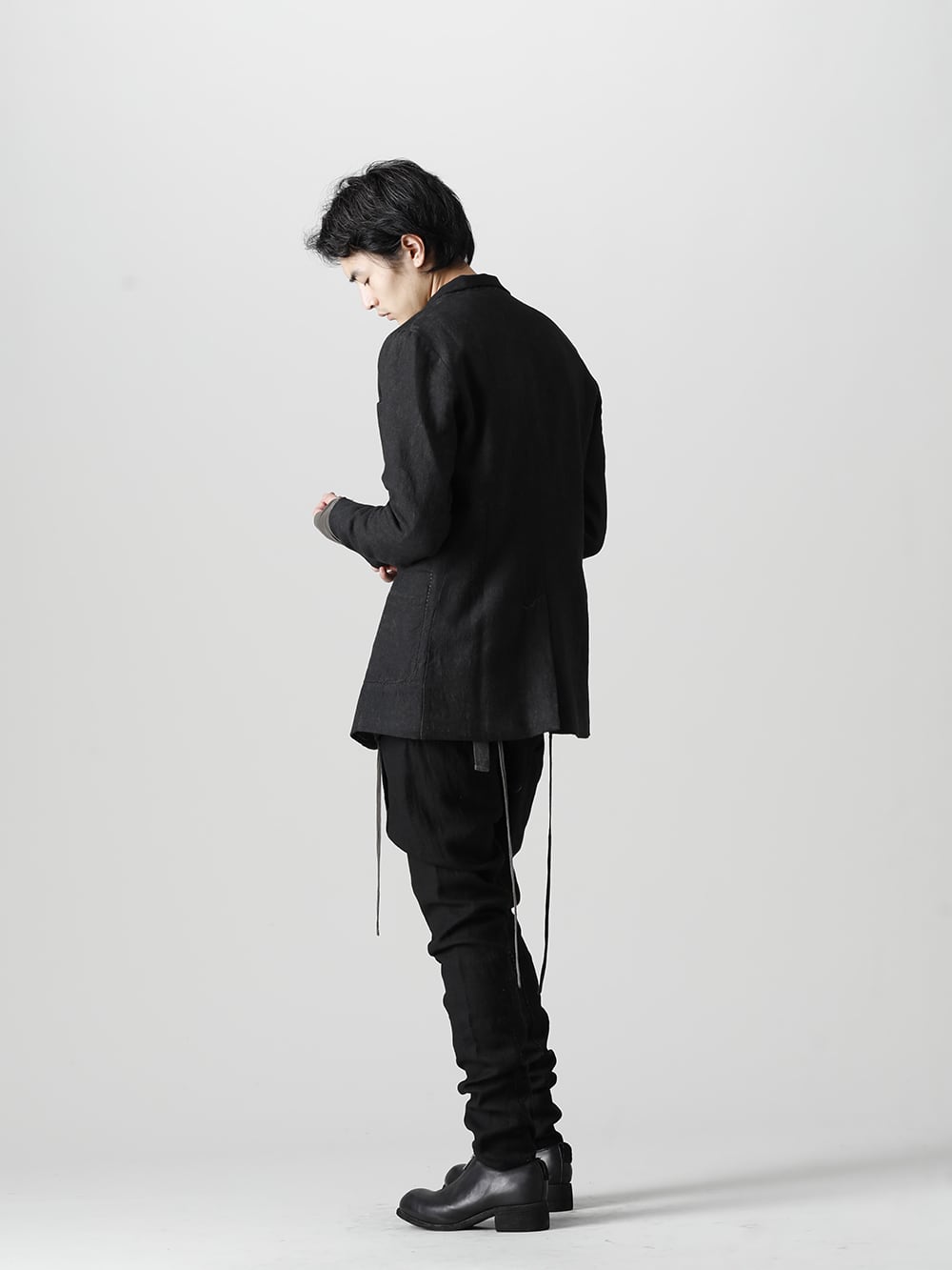 masnada(マスナダ) 22-23AW(秋冬) スタンダードに使えるスリムパンツ - M2921 リバーシブル ジャケット - M2973 アイコニック バウンド トップ - M2923 スリムパンツ - PL0FZ オーソピーディック デコルテ シューズ ダブルソール ホース フルグレイン - PL0FZ 3-005