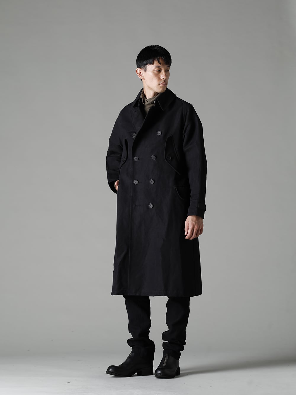 KLASICA 22-23AW  - A coat with elements from car coats Authentic texture - 22C-59TRCGRANADO-Black Motorcyclist Trench Coat Black - M2981 High Neck Tshirt - UP110-354B Contoured Pants 2.0 - PL0FZ Orthopaedic Decollete Shoes Double Sole Horse Full Grain - PL0FZ