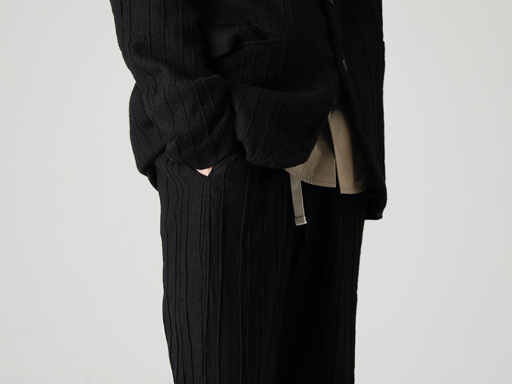 NOUSAN(ノウザン) 22-23AW(秋冬) 玉虫素材を加えダークトーンのセットアップにレトロ感をプラス - linea-preatwool プリーツド ウール ワイド パンツ - 788Z_H バックジップブーツ ダブルソール - ホース フルグレイン レザー 3-003