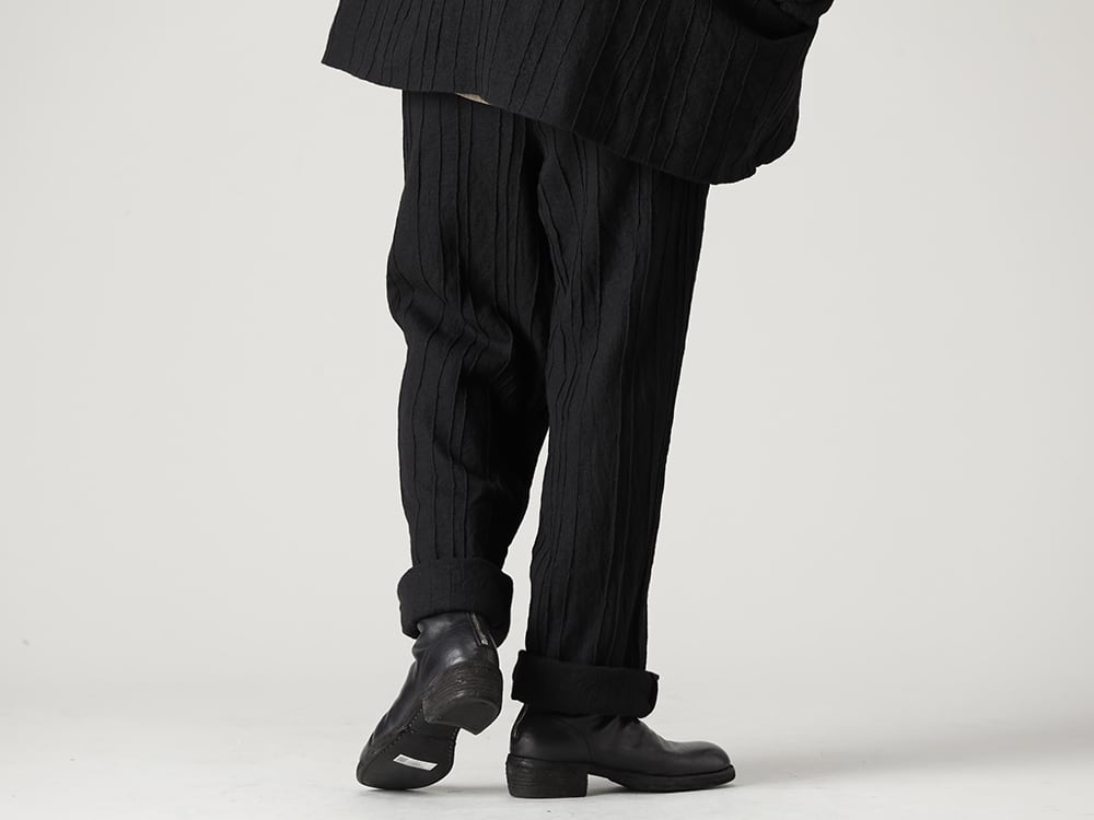 NOUSAN(ノウザン) 22-23AW(秋冬) 玉虫素材を加えダークトーンのセットアップにレトロ感をプラス - linea-preatwool プリーツド ウール ワイド パンツ - 788Z_H バックジップブーツ ダブルソール - ホース フルグレイン レザー 3-005