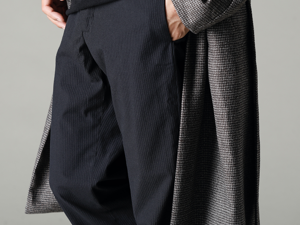 Bergfabel 22-23AW Innerwear and bottoms are chic and adult-inspired. - fred-c Houndstooth Lagran Long Coat - P114-165 Joseph Pants 3-003