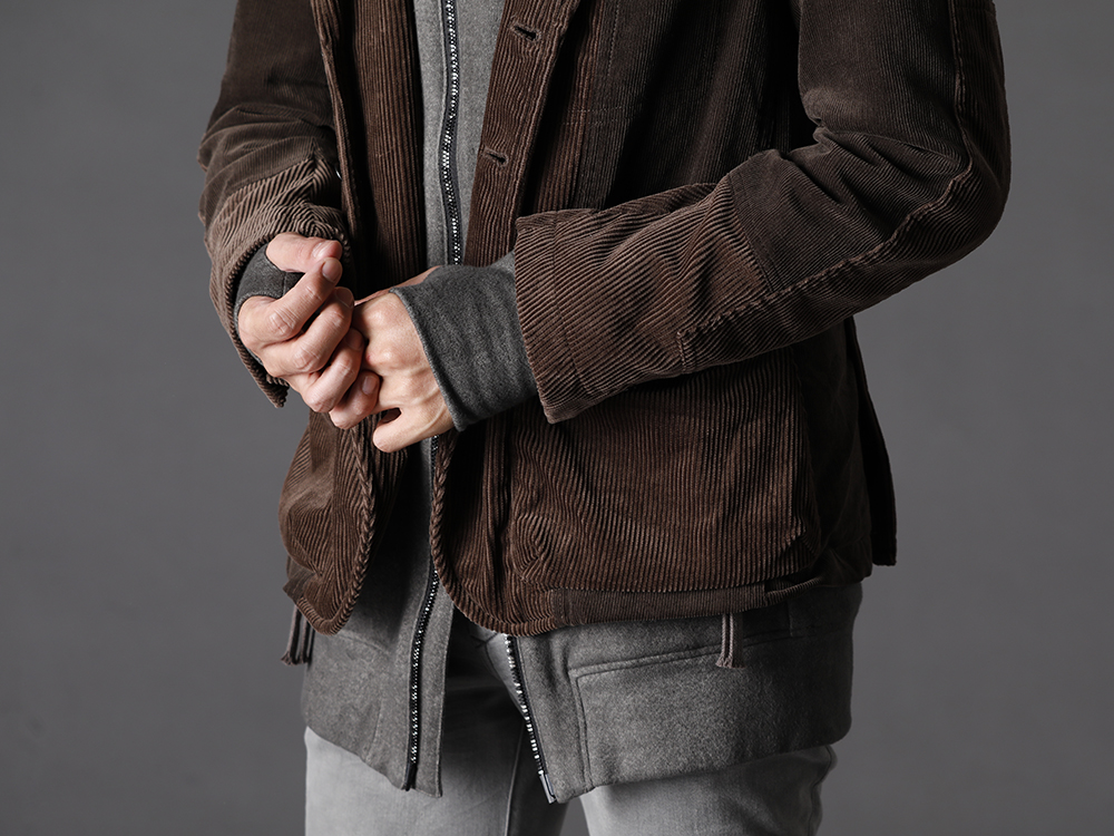 ザ ヴィリディアン / ディーハイゲン 2022-23AW - インナーにフーディーを合わせてカジュアルダウン - VI-3520-06(コーデュロイ ジャケット) ST101-0222A-Dust(無撚糸裏毛ダブルジップフーデッドジャケット ダスト) VI-3542-01-Brown-Gray(NY/PUベア天竺 タートルT ブラウン グレー) - 2-005