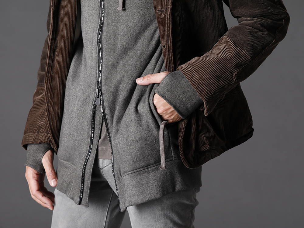 ザ ヴィリディアン / ディーハイゲン 2022-23AW - インナーにフーディーを合わせてカジュアルダウン - VI-3520-06(コーデュロイ ジャケット) ST101-0222A-Dust(無撚糸裏毛ダブルジップフーデッドジャケット ダスト) VI-3542-01-Brown-Gray(NY/PUベア天竺 タートルT ブラウン グレー) - 2-006