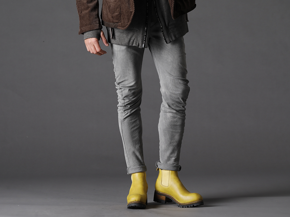 ユリウス / グイディ 2022-23AW - カジュアルなスタイリングの中にも美しさを感じるシルエット - 787PAM5-GR(インダイレクト スキニーデニム グレー) PL06V-CO81T(サイドゴアアンクルブーツビブラムソール - ホース フルグレイン レザー CO81T) - 3-001
