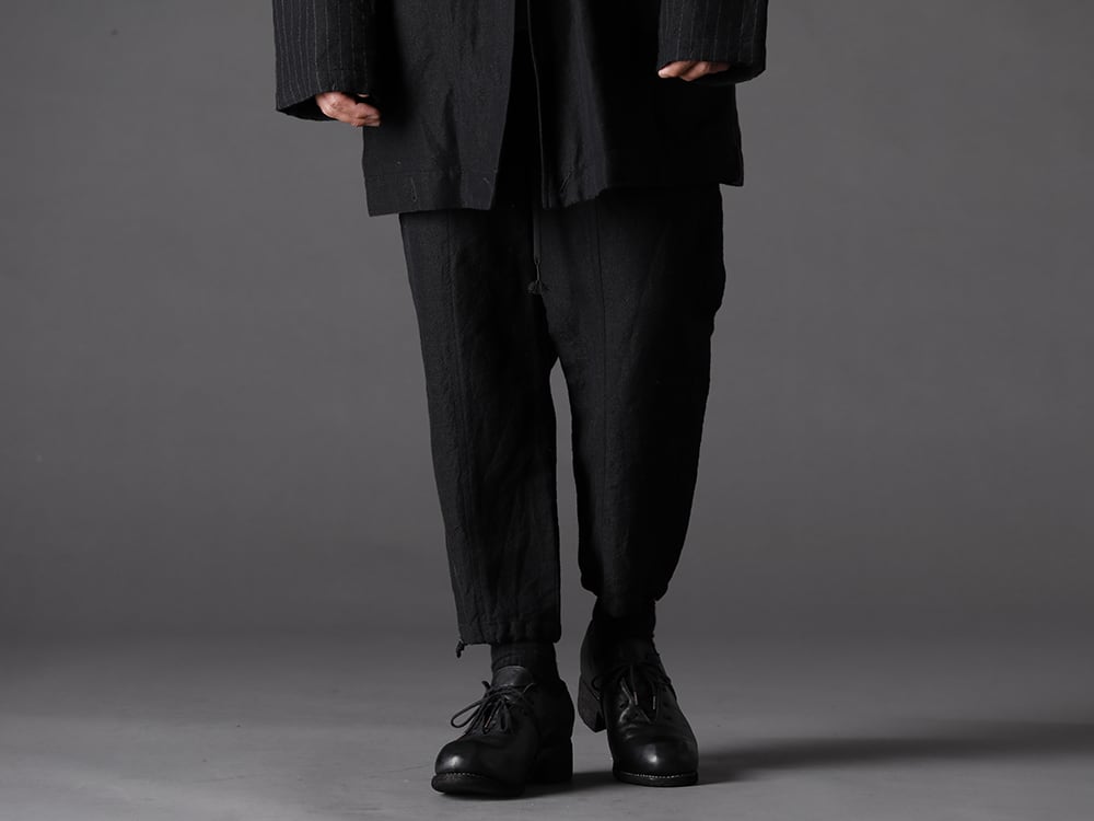 The Viridi-anne 22-23AW Convenient pants with a wide swing of style due to moderate looseness -  VI-3512-04 Wool / Linen Easy Pants PL10L-BLKT Orthopaedic Derby Shoes Horse Full Grain Leather - PL10L - PL10L KAC-CMS-22AW-Black Patchwork stole merino wool / cotton Black 3-001