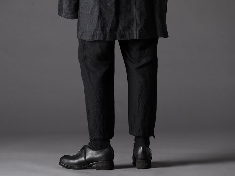 The Viridi-anne 22-23AW Convenient pants with a wide swing of style due to moderate looseness -  VI-3512-04 Wool / Linen Easy Pants PL10L-BLKT Orthopaedic Derby Shoes Horse Full Grain Leather - PL10L - PL10L KAC-CMS-22AW-Black Patchwork stole merino wool / cotton Black 3-003