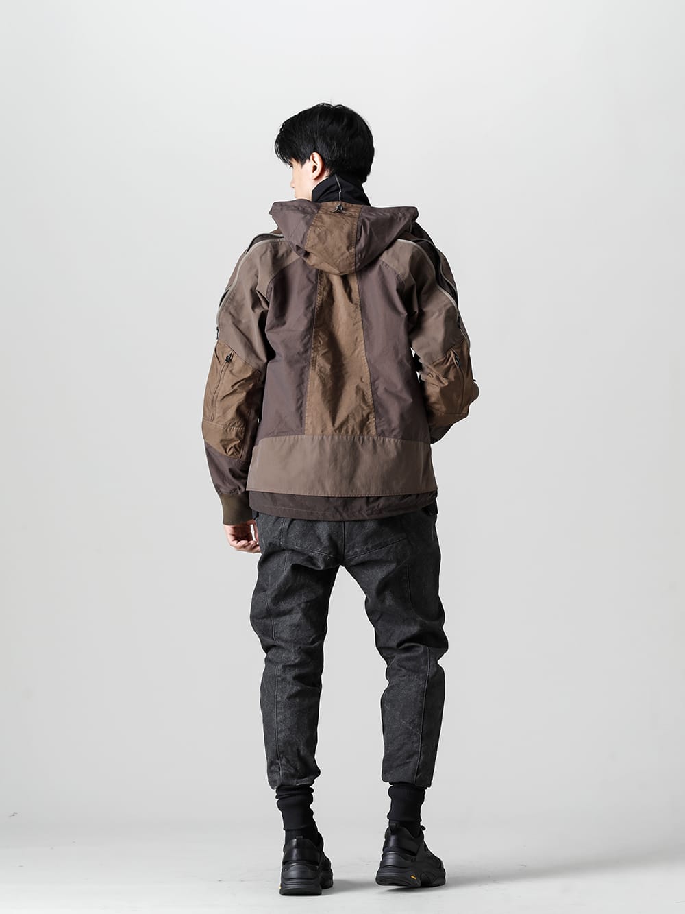 The Viridi-anne 2022-23AW Zip design for a wider range of wearing styles - VI-3508-06-Brown-Gray Tactical Jacket Brown Gray - RB-408 - Riders Pants - SCV879C001 - Fair Wind light 4-005